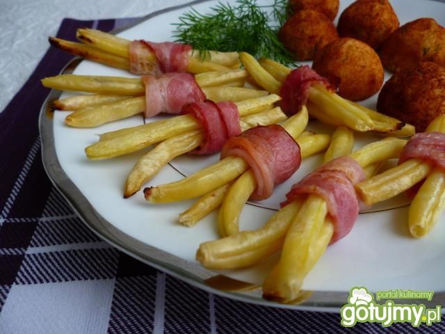 Pakieciki z fasolki szparagowej i boczku Pakieciki z fasolki szparagowej i boczku