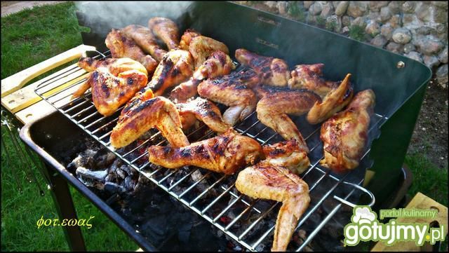 Pałki i skrzydełka z grilla