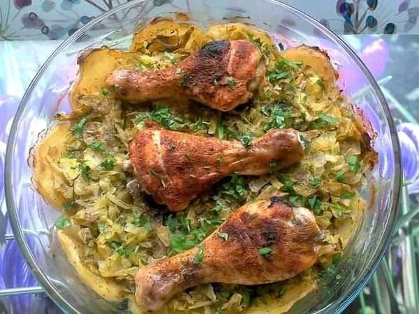 Pałki z kurczaka pieczone z młodą kapustą