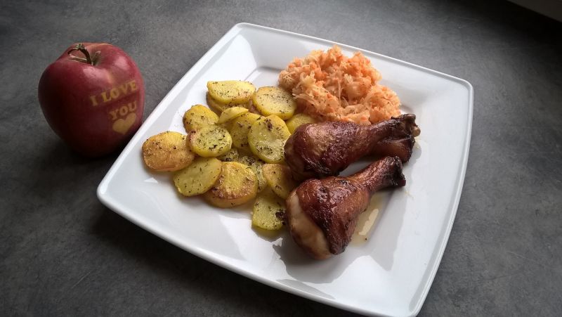 Pałki z kurczaka w marynacie sojowej Pałki z kurczaka w marynacie sojowej