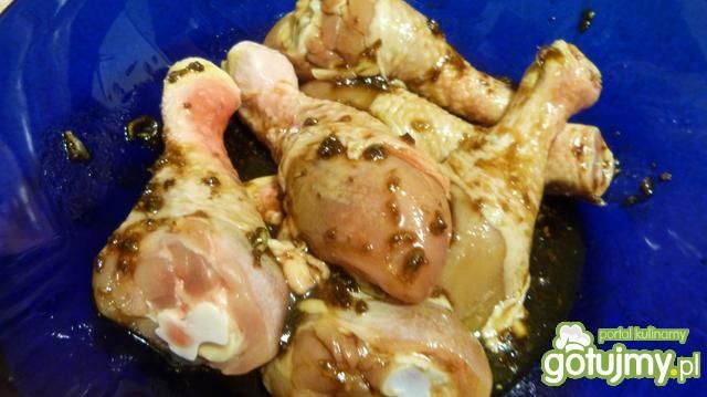 Pałki z kurczaka w miodzie i sezamie