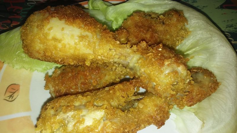 Pałki z kurczaka w płatkach kukurydzianych