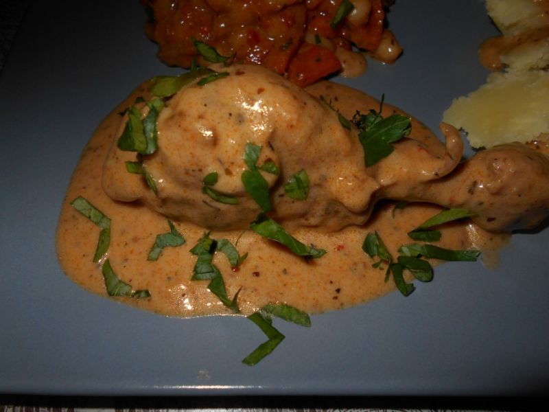 Pałki z kurczaka w sosie