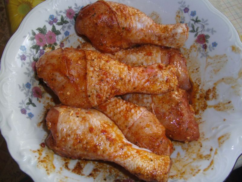 Pałki z kurczaka zapiekane z marchewką i porem