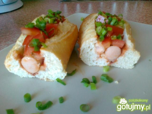 Paluchy z kiełbaskami - domowe hot dogi Paluchy z kiełbaskami - domowe hot dogi