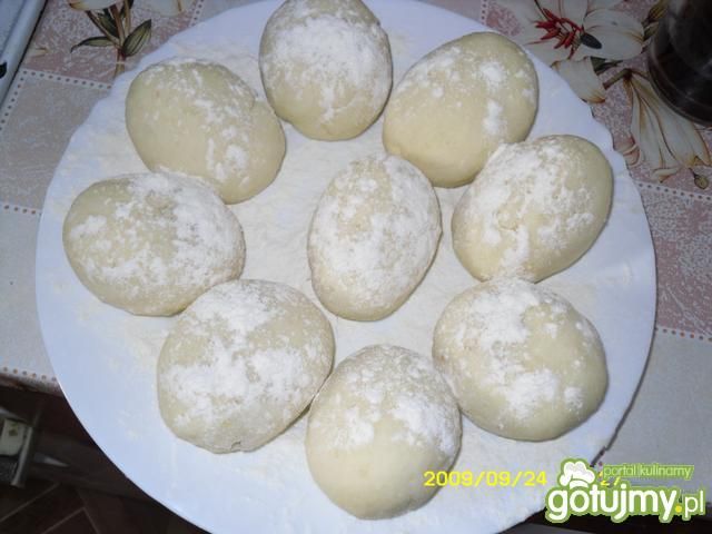 Pampuchy - kluski na parze