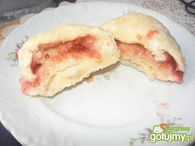 Pampuchy z powidłami śliwkowymi Pampuchy z powidłami śliwkowymi