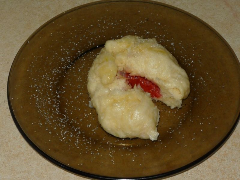 Pampuchy z truskawkami