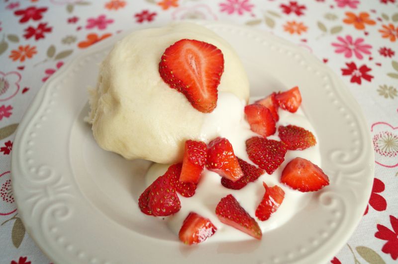 Pampuchy z truskawkami Pampuchy z truskawkami