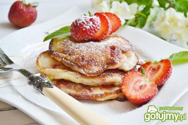 Pancakes rabarbarowo - truskawkowe Pancakes rabarbarowo - truskawkowe