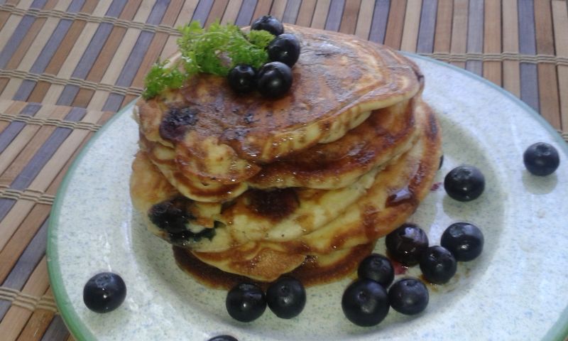Pancakes w towarzystwie borówki amerykańskiej Pancakes w towarzystwie borówki amerykańskiej