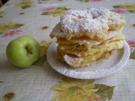 Pancakes z jabłkami Pancakes z jabłkami