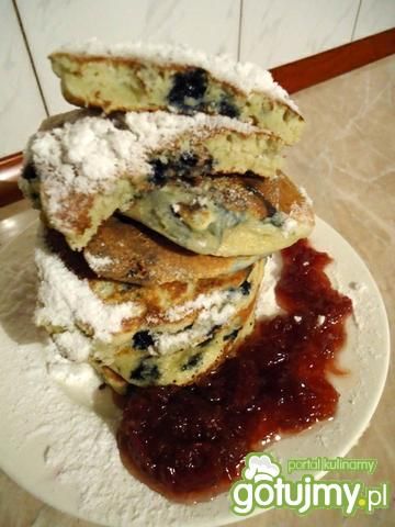 Pancakes z kaszy manny z jagodami Pancakes z kaszy manny z jagodami