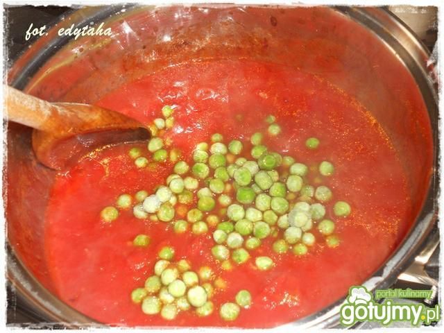 Panierowana mortadela na sosie pomidorow