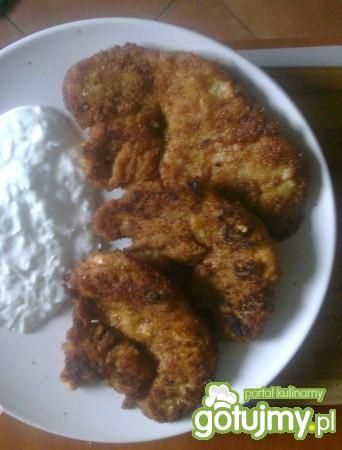 Panierowane kotlety z mizerią