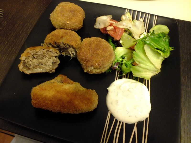 Panierowane pieczarki z mięsnym farszem