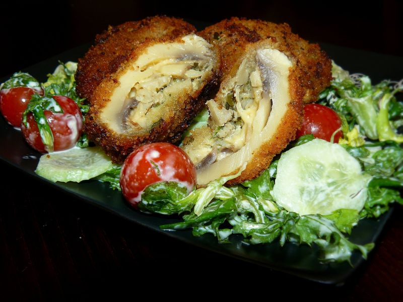 Panierowane pieczarki z serowym nadzieniem 