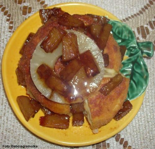 Panierowany Camembert z ananasem 