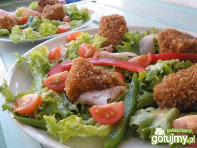 Panierowany Camembert z pistacjami