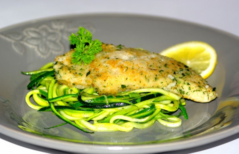 Panierowany rekin z pietruszką i cukinią Panierowany rekin z pietruszką i cukinią
