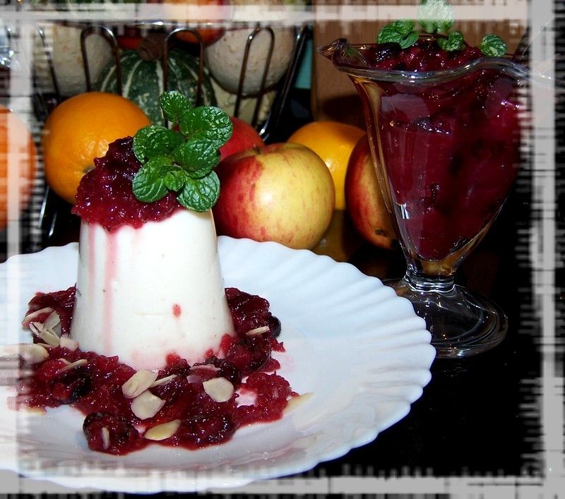 Panna cotta  jogurtowa z żurawiną Panna cotta  jogurtowa z żurawiną