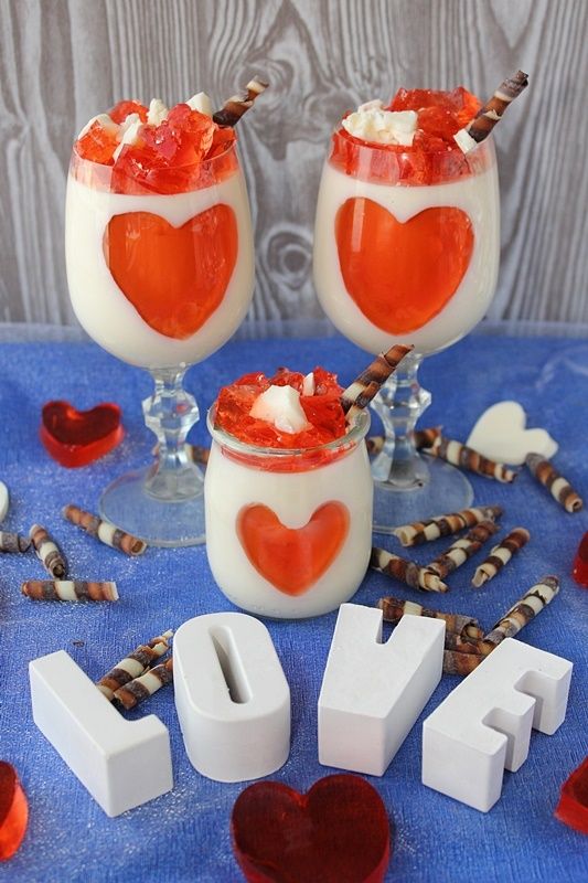 Panna cotta waniliowa z serduszkiem Panna cotta waniliowa z serduszkiem