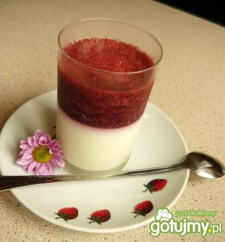 Panna cotta z wiśniową pianką - lekka Panna cotta z wiśniową pianką - lekka
