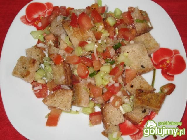 Panzanella z ogórkiem Panzanella z ogórkiem