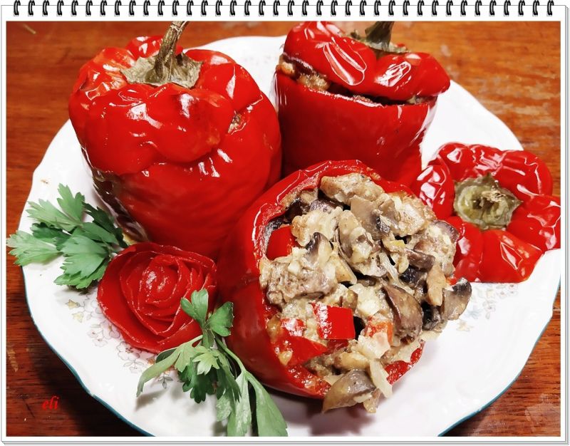 Papryka czerwona Eli z trzema farszami 