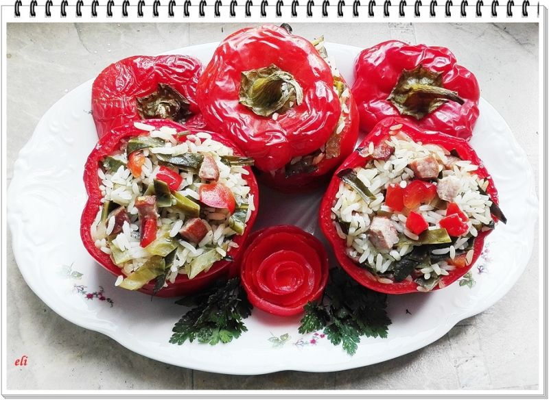 Papryka Eli faszerowana kiełbasą, kapustą i ryżem