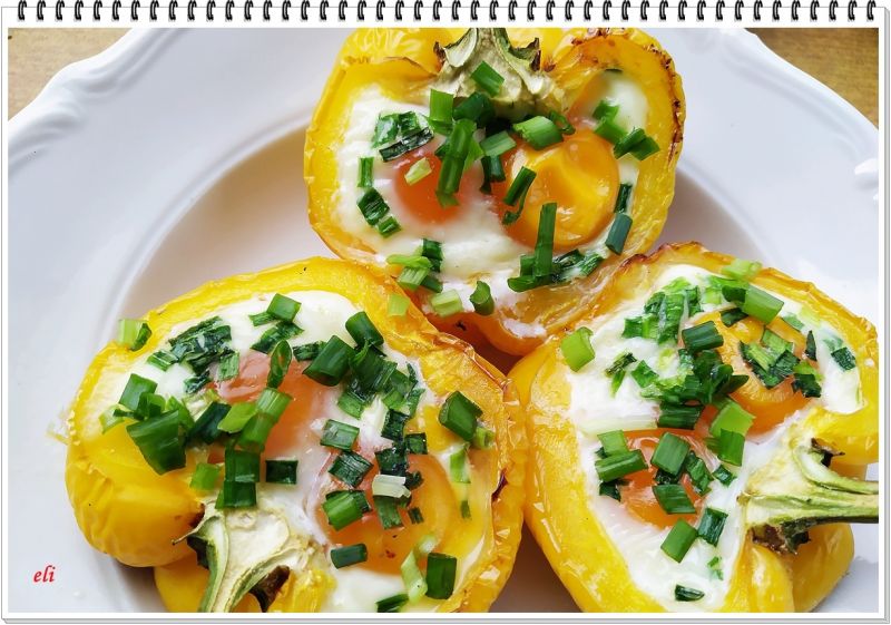 Papryka Eli grillowana z jajkami i szczypiorem