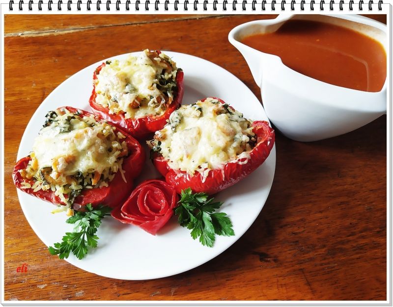 Papryka Eli z ryżem i pstrągiem łososiowym