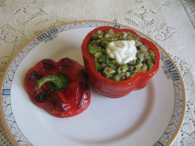 Papryka faszerowana cukinią i parmezanem