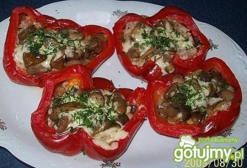 Papryka faszerowana grzybami leśnymi Papryka faszerowana grzybami leśnymi
