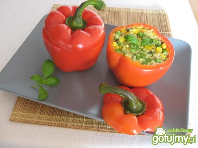 Papryka faszerowana jaglanką i warzywami Papryka faszerowana jaglanką i warzywami