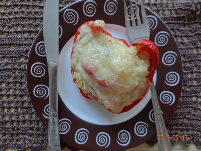 Papryka faszerowana kaszą i pomidorkami Papryka faszerowana kaszą i pomidorkami