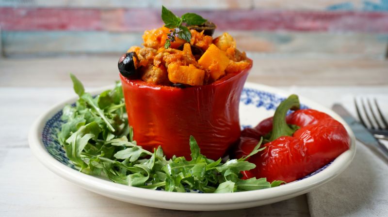 Papryka faszerowana mięsem i batatami