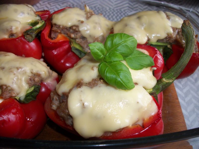 Papryka faszerowana mięsem i kaszą