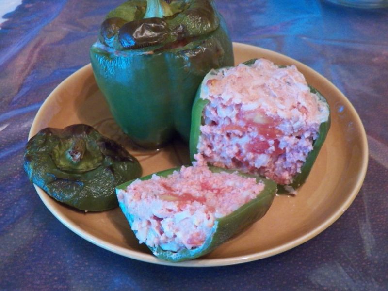 Papryka faszerowana mięsem i pomidorami