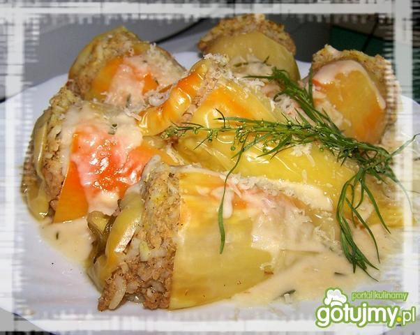 Papryka faszerowana szynką i ryżem