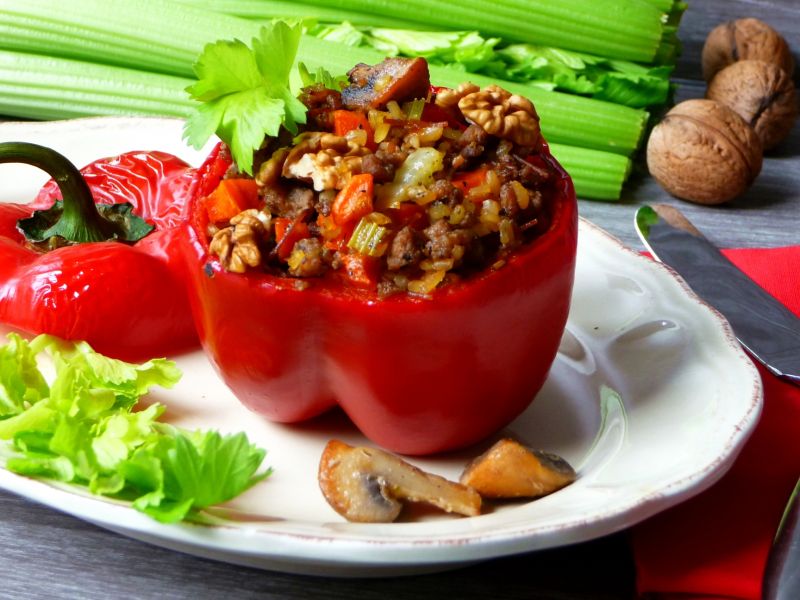 Papryka faszerowana z kaszą i orzechami