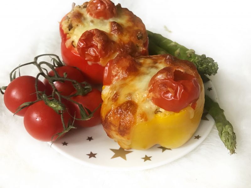 Papryka faszerowana ze szparagami i kaszą jaglaną Papryka faszerowana ze szparagami i kaszą jaglaną