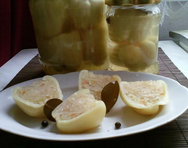 Papryka nadziewana kapustą kiszoną
