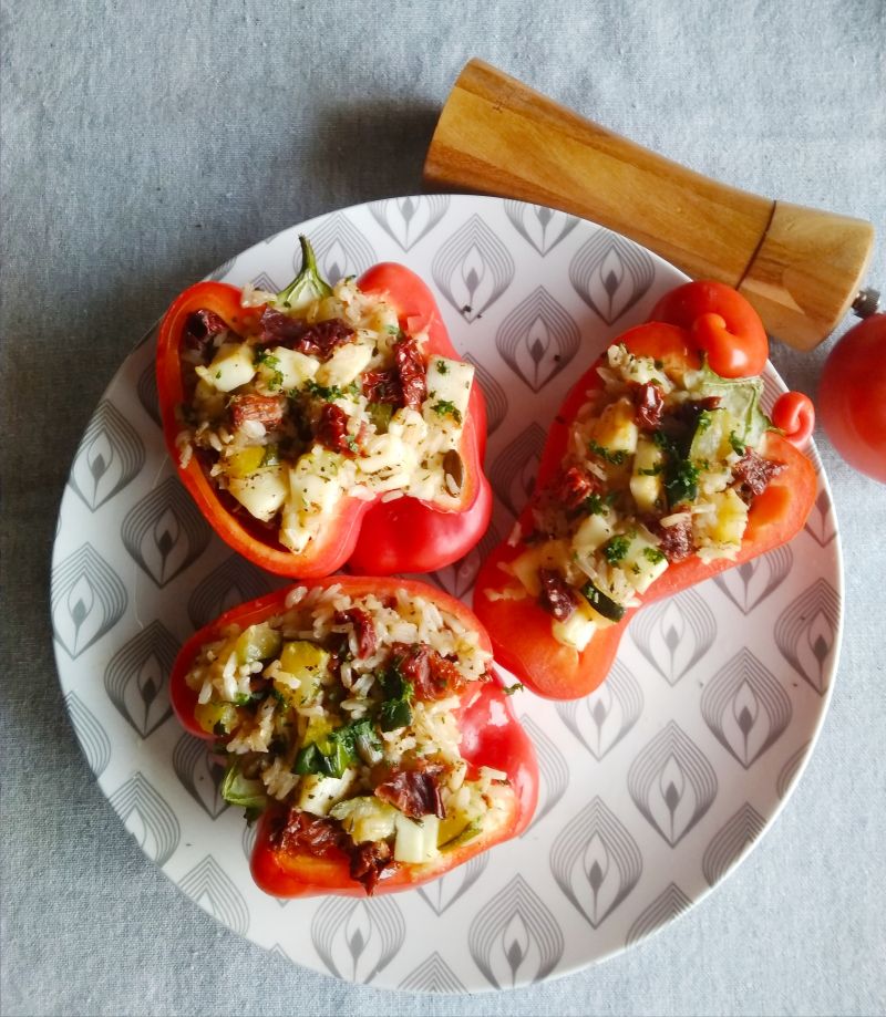 Papryka nadziewana serem halloumi Papryka nadziewana serem halloumi