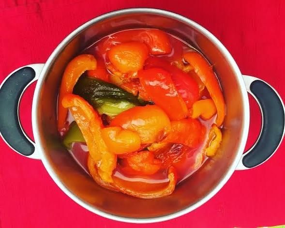 Papryka pieczona z pomidorami