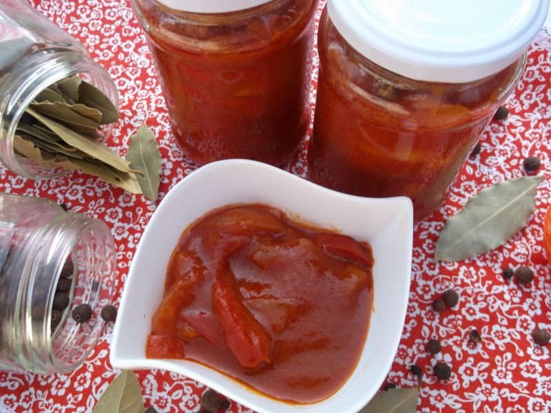 Papryka w sosie pomidorowym Papryka w sosie pomidorowym