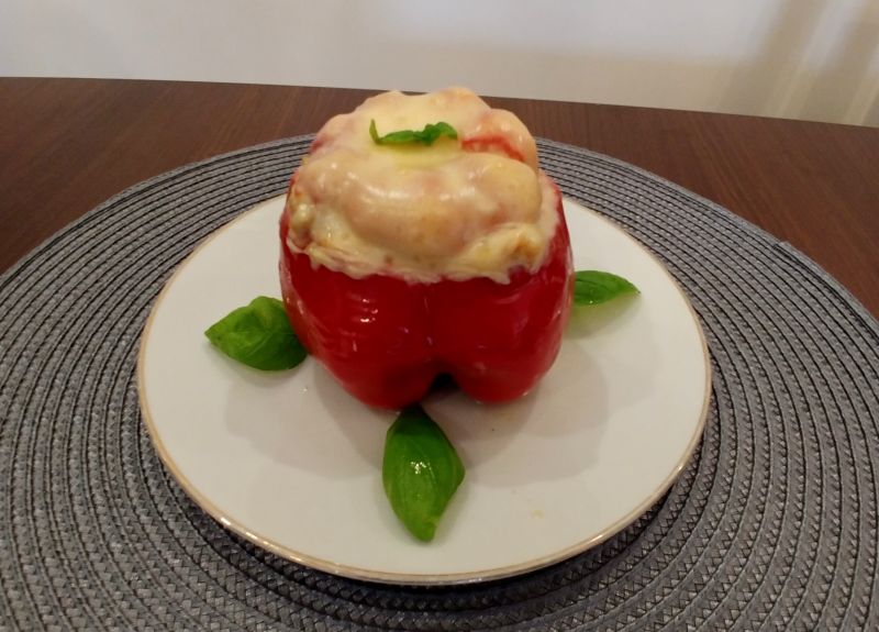 Papryka z farszem z mięsa mielonego i kaszy bulgur Papryka z farszem z mięsa mielonego i kaszy bulgur