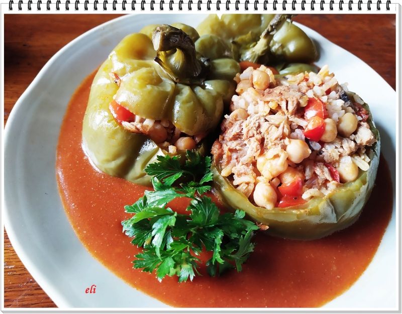 Papryka zielona Eli z ciecierzycą i tuńczykiem Papryka zielona Eli z ciecierzycą i tuńczykiem