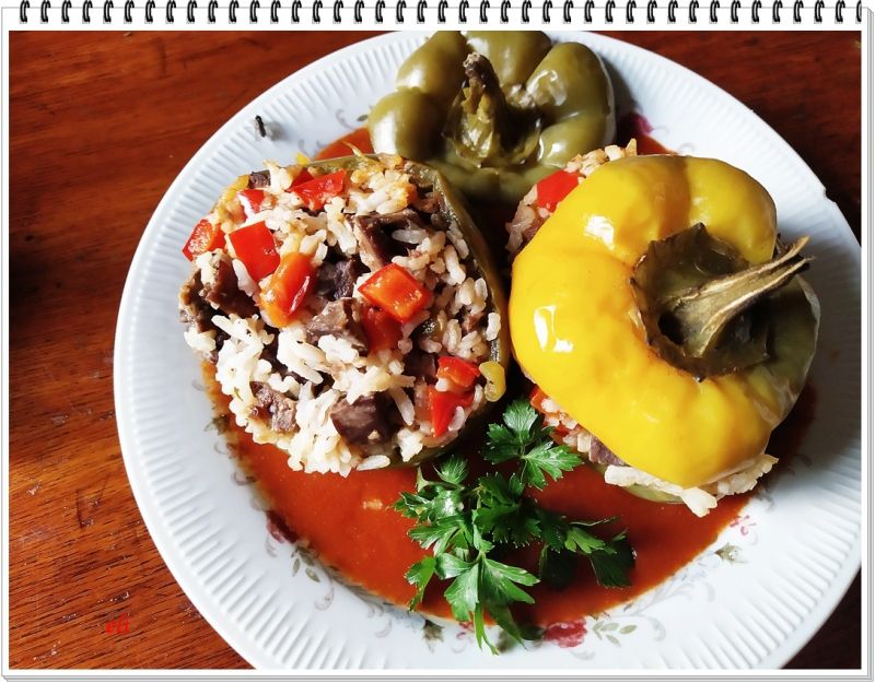 Papryka zielona Eli z gulaszem z serc wieprzowych