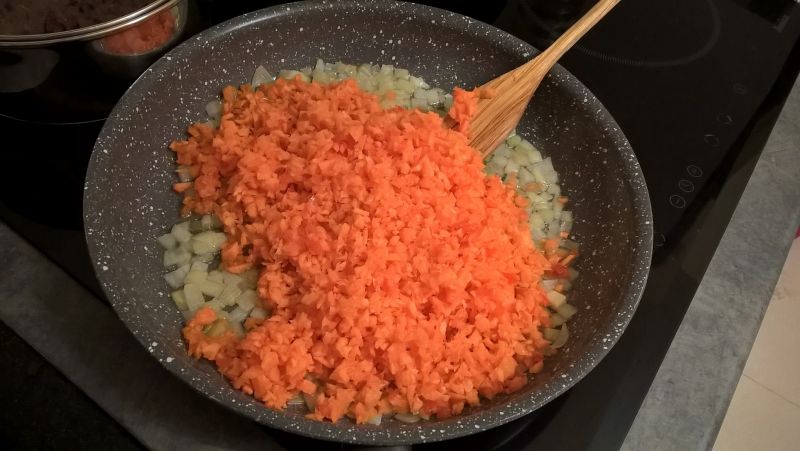 Paprykarz z makreli i czerwonego ryżu